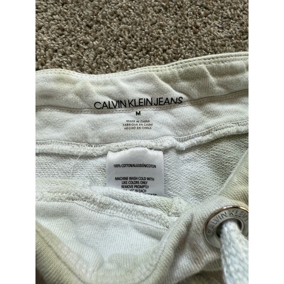 Calvin Klein Jeans Tie Dye Sweatshirt and Shorts Matching Set - Picture 10 of 10